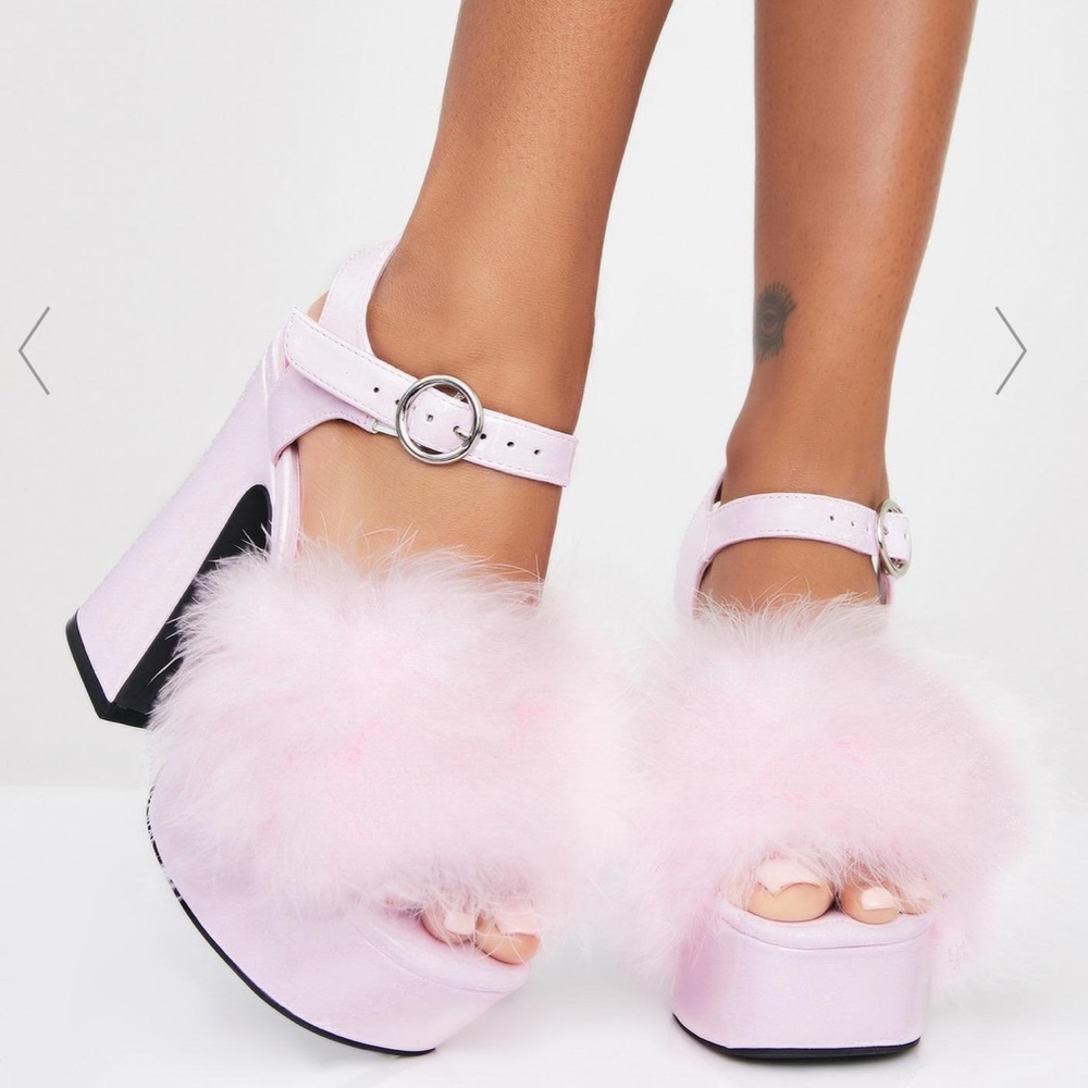 Dollskill platforms